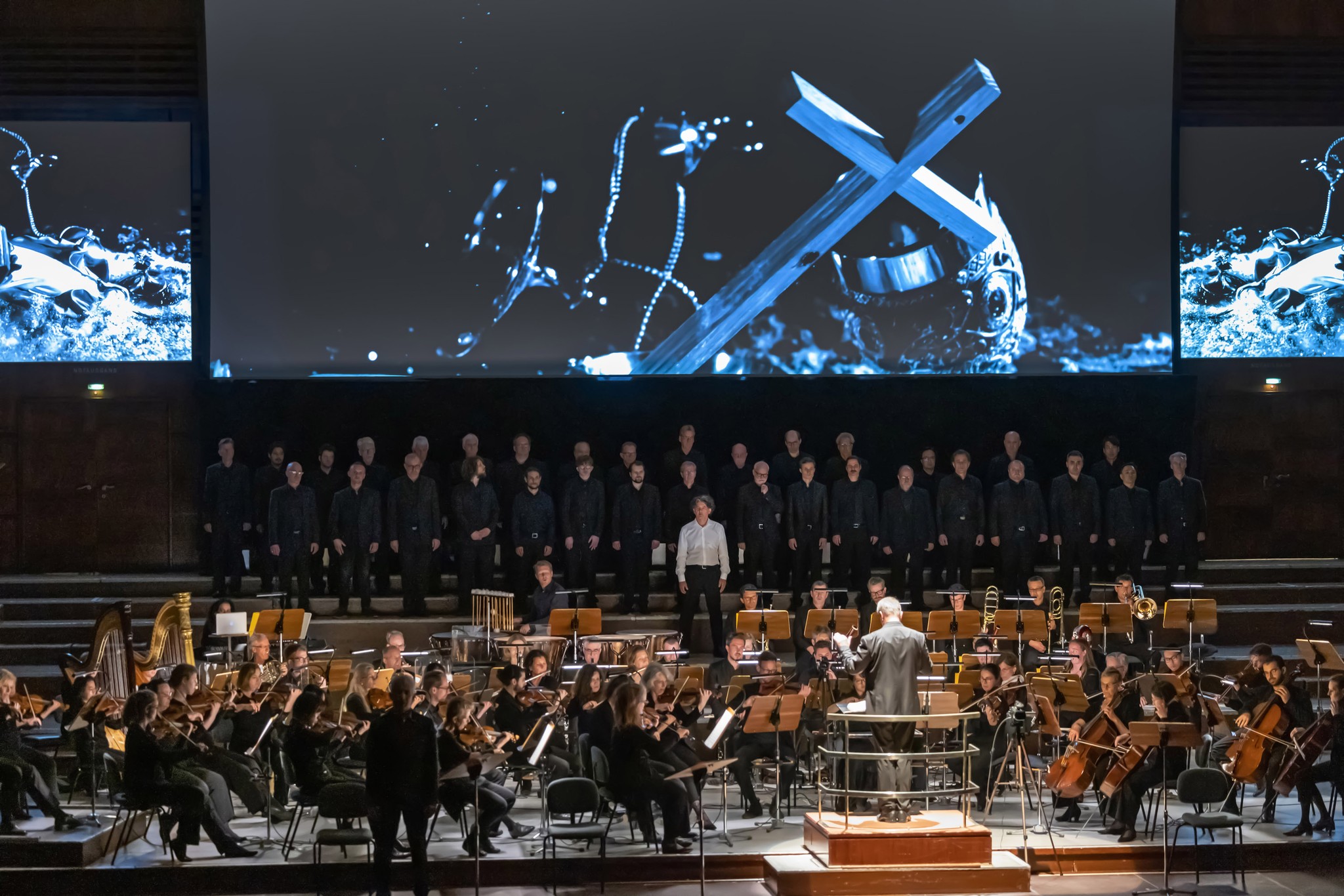 Alexander Kaimbacher als Parsifal in einer Lichtspieloper Produktion, Rudolf Oetker Halle Bielefeld Mai 2023, Photo by Sarah Jonek